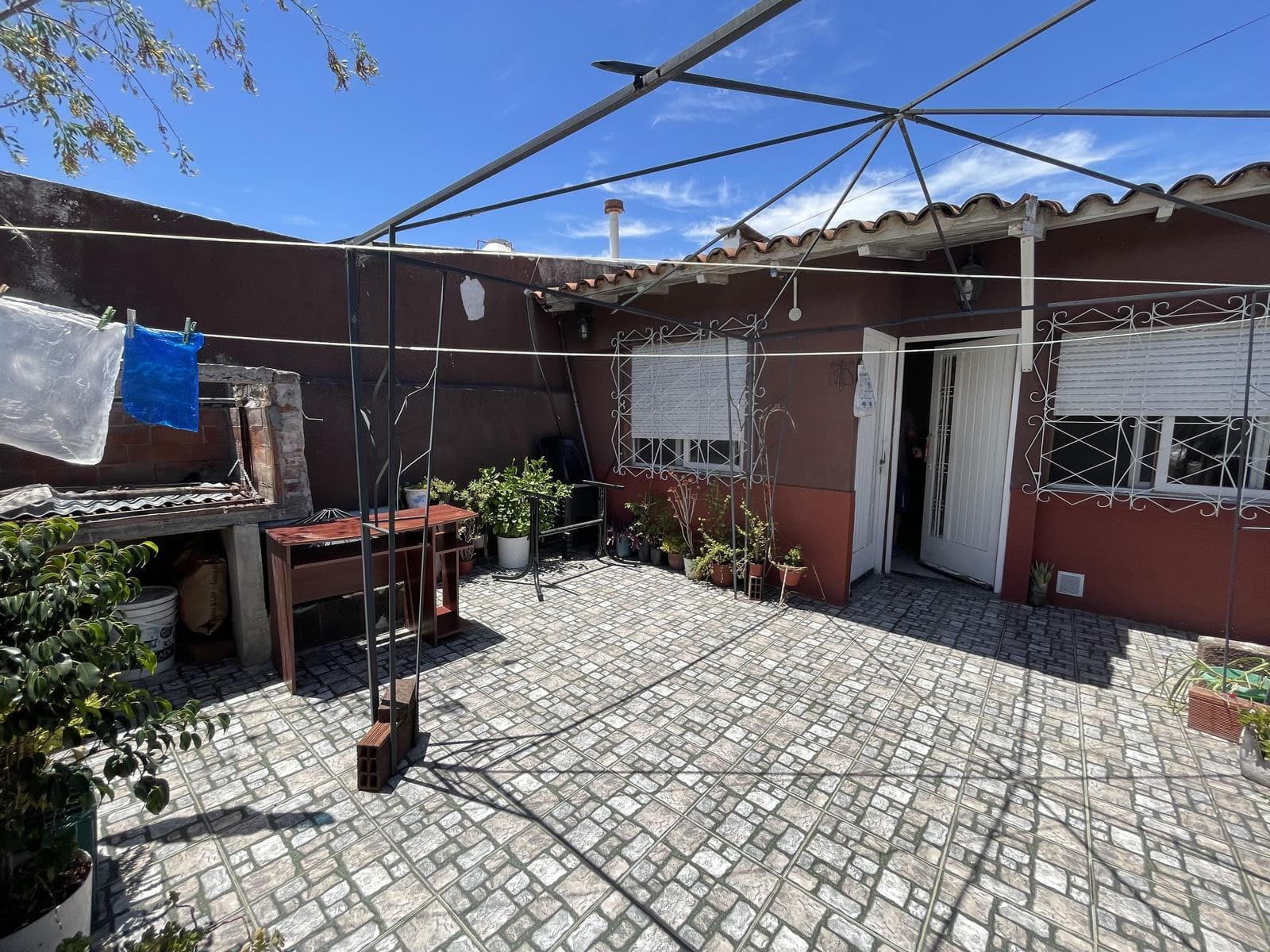 PH: 3-room apartment with a terrace and barbecue.