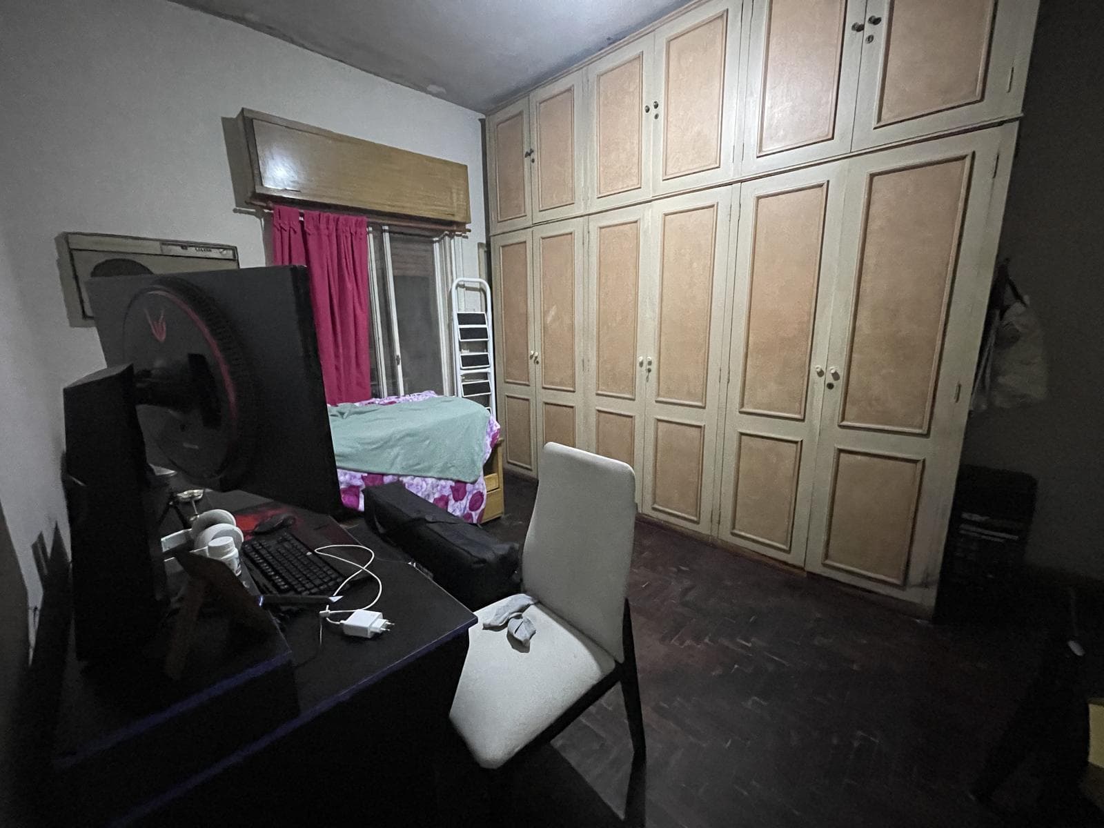 PH: 3-room apartment with a terrace and barbecue.