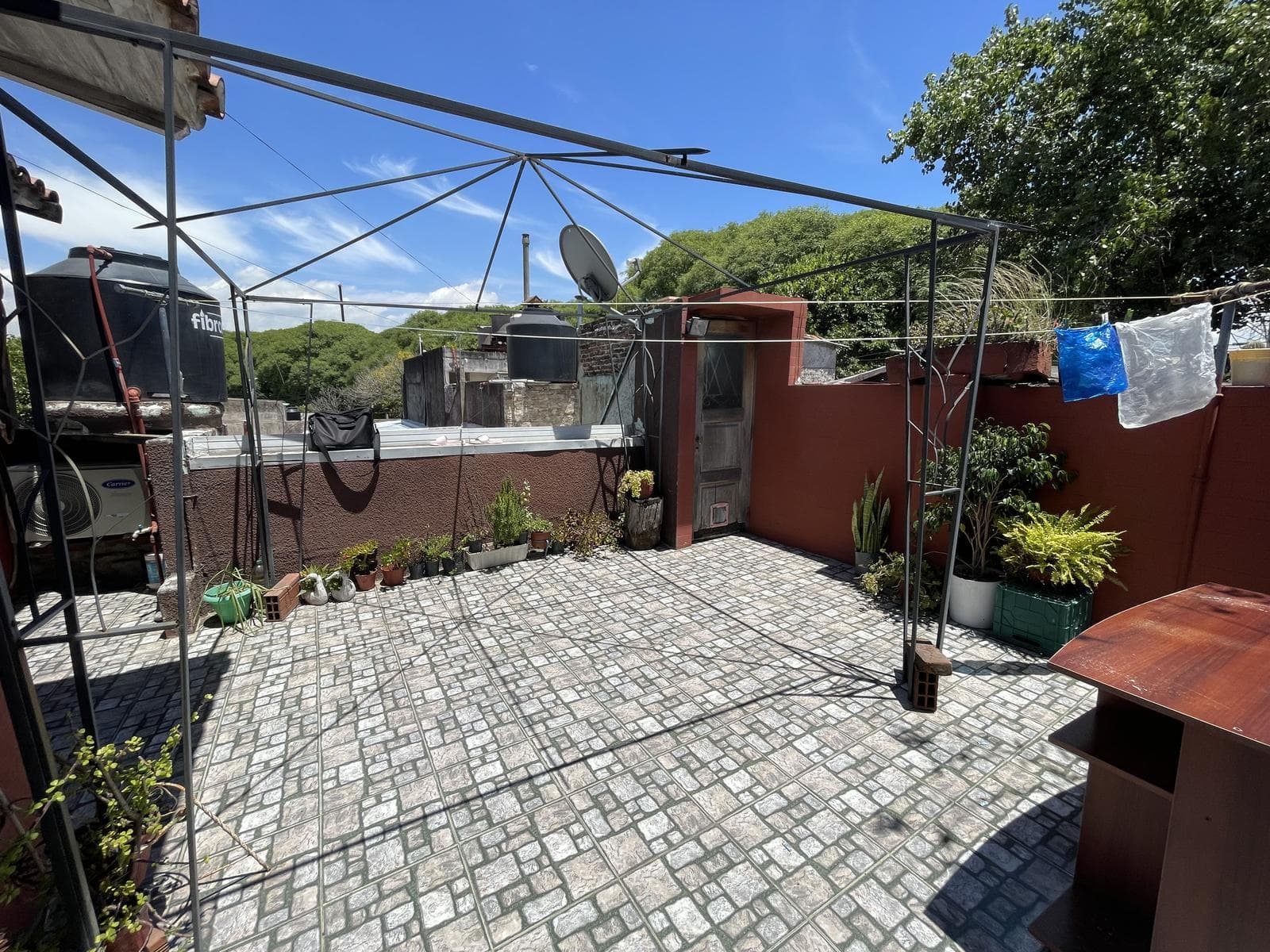 PH: 3-room apartment with a terrace and barbecue.
