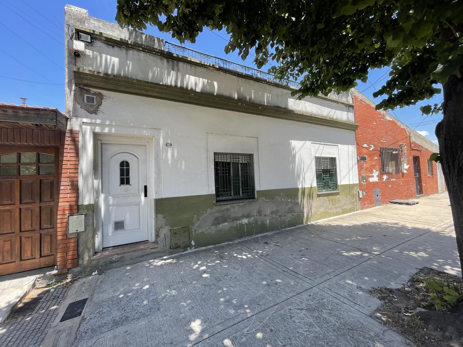PH: 3-room apartment with a terrace and barbecue.