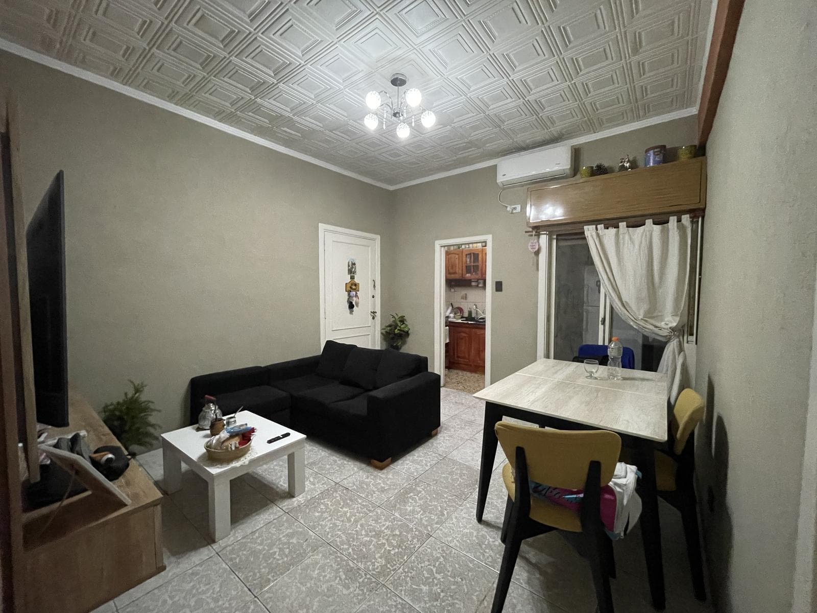 PH: 3-room apartment with a terrace and barbecue.