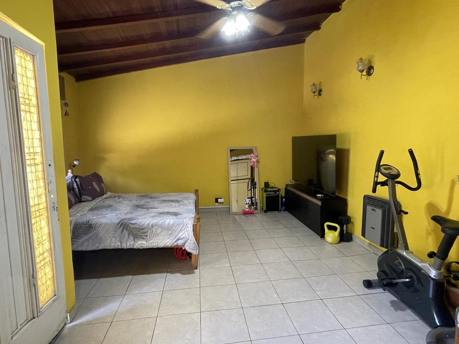 PH: 3-room apartment with a terrace and barbecue.