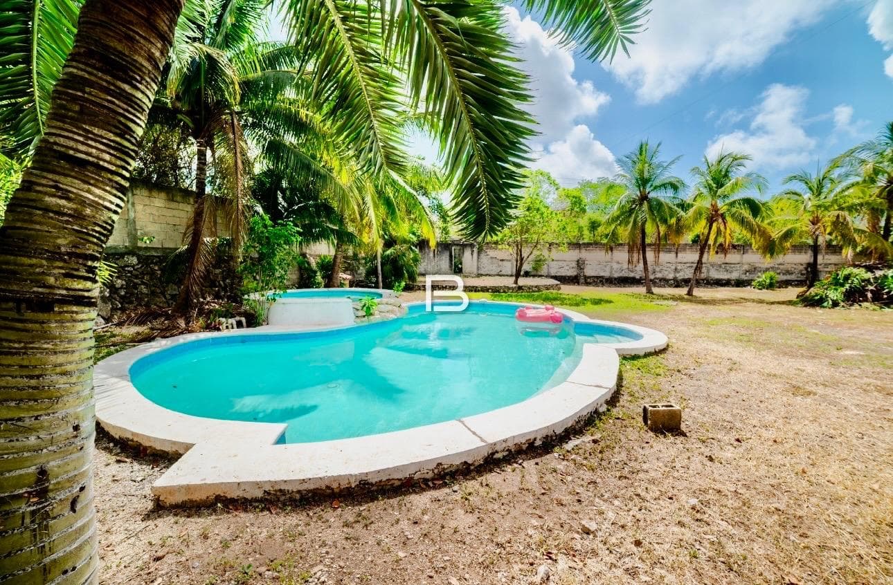 House with a Pool for Sale in Colegios, Cancún