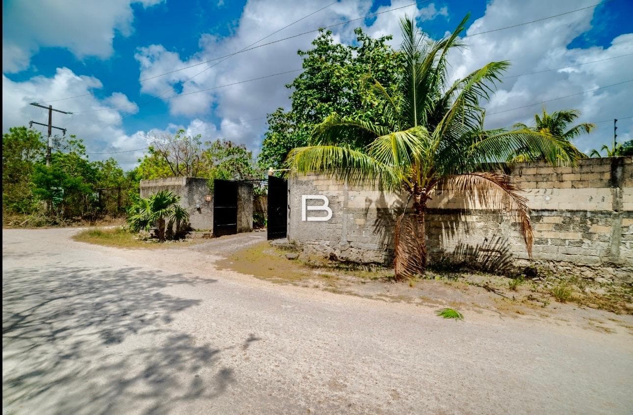 House with a Pool for Sale in Colegios, Cancún