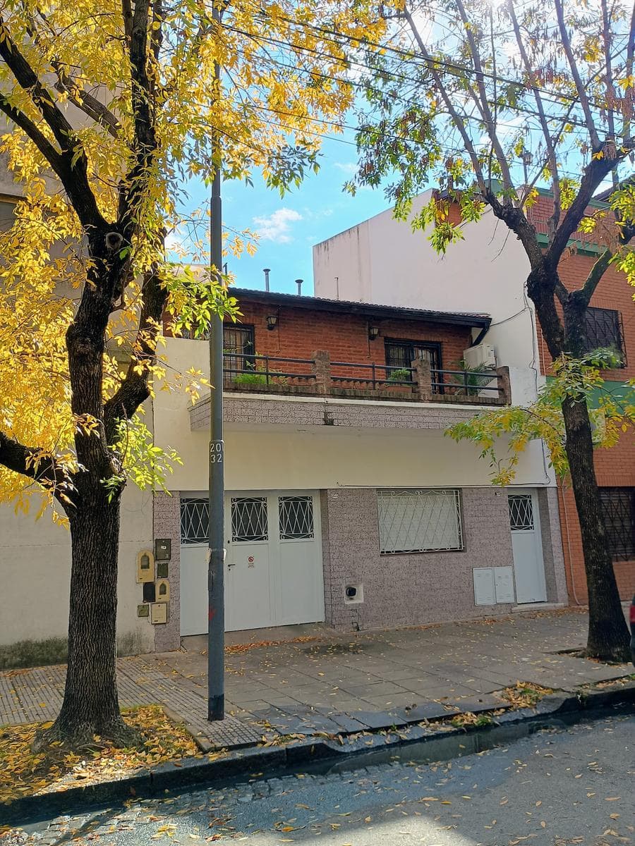 Ground-Floor Penthouse for Sale: 3 Rooms with Garage in Parque Patricios