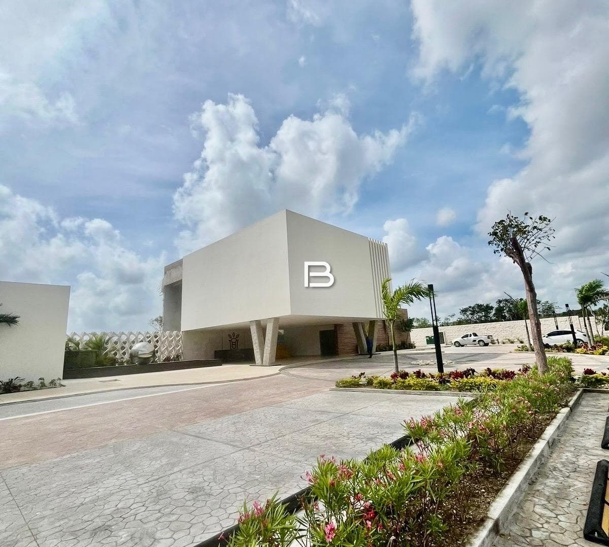 BARGAIN PRICE: Corner Lot for Sale in the Lausana Residential Complex, Cancún