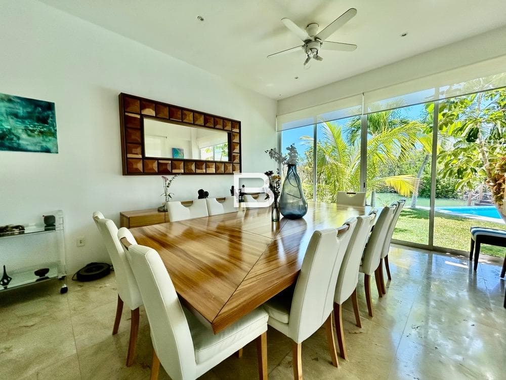 Isla Dorada House for Auction in Cancun