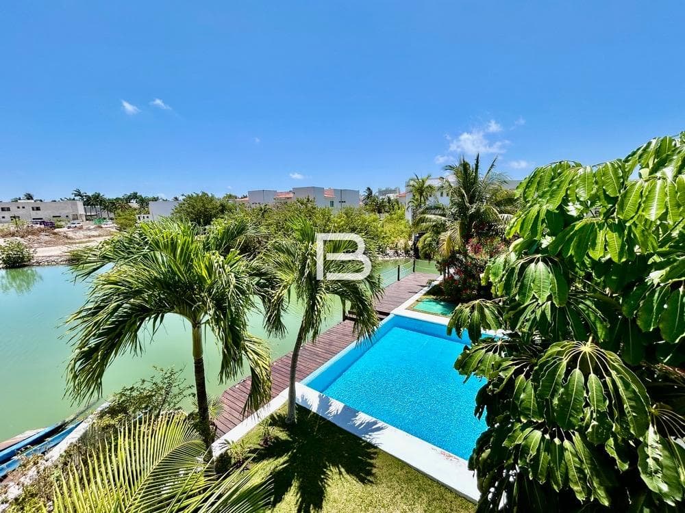 Isla Dorada House for Auction in Cancun