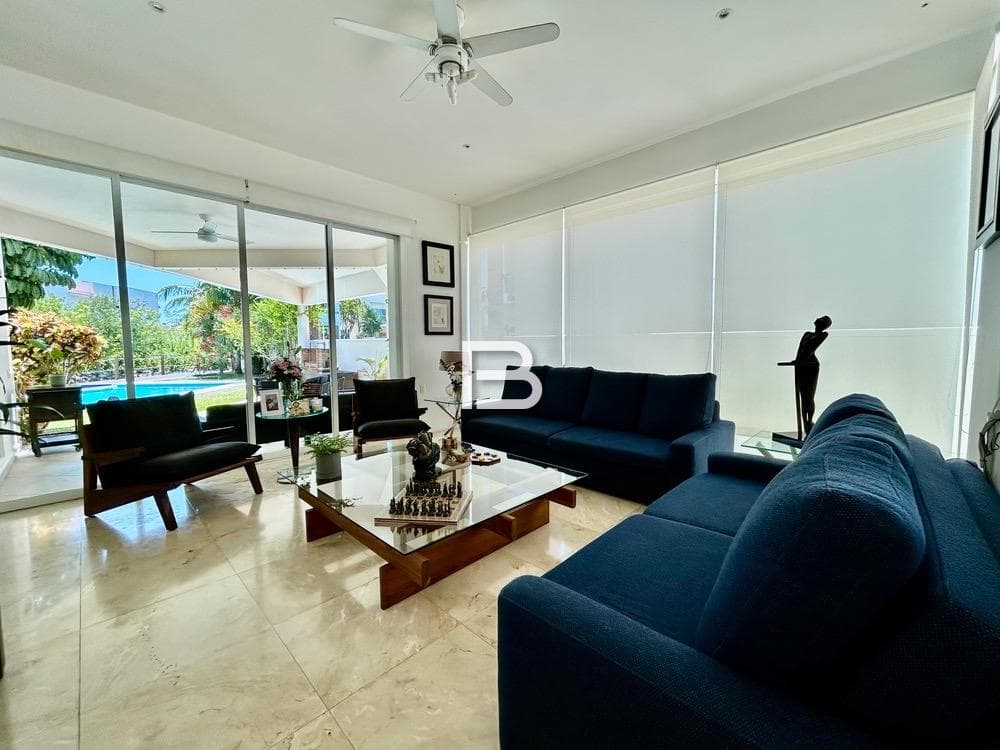 Isla Dorada House for Auction in Cancun