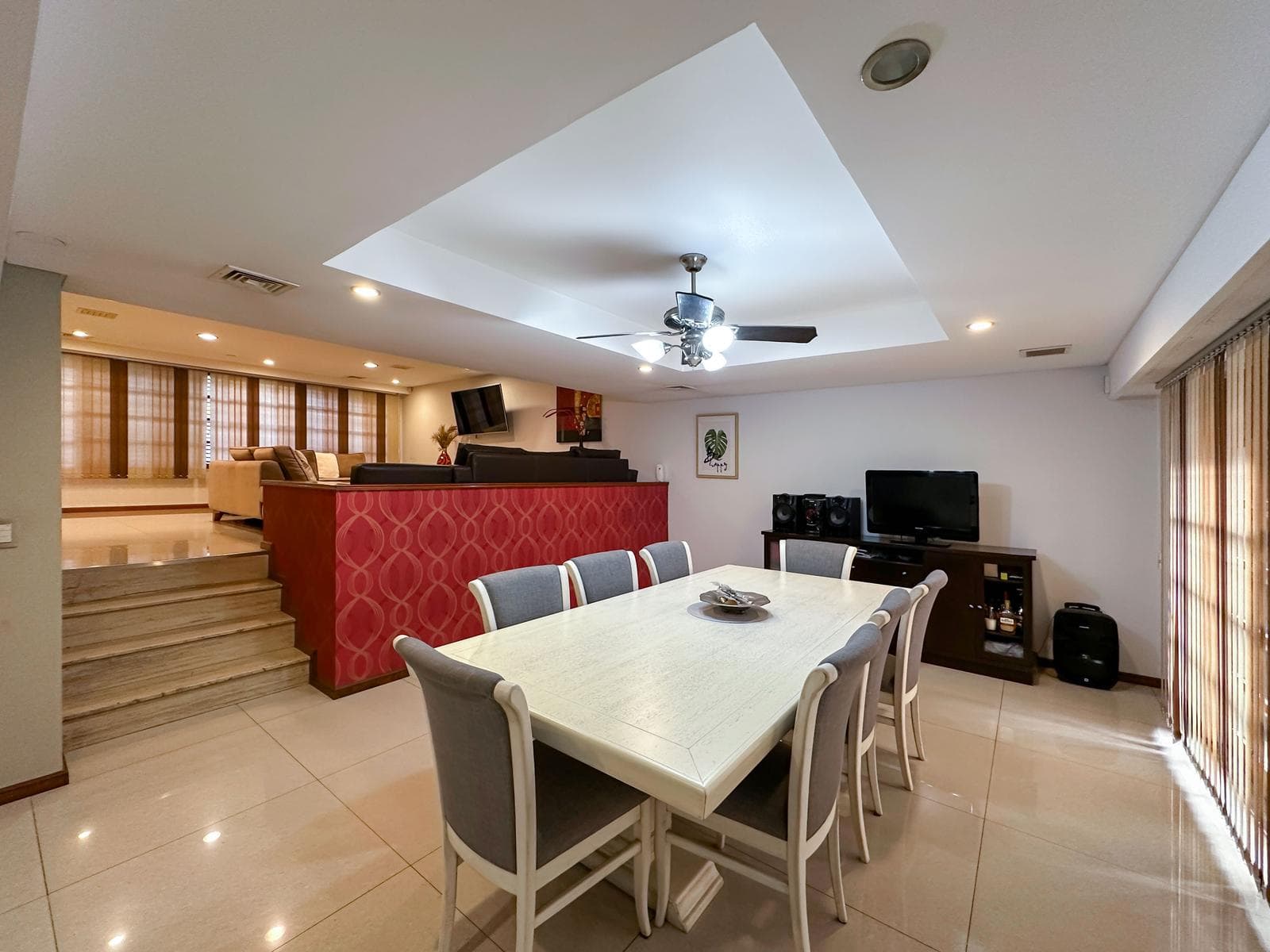 5-bedroom house in the Arroyito neighborhood
