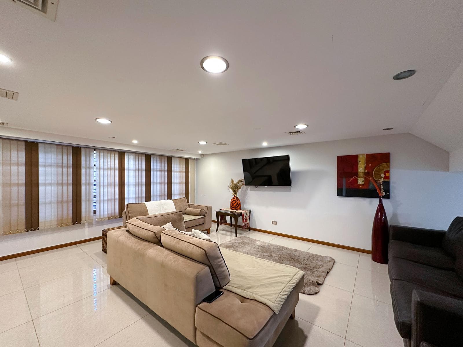 5-bedroom house in the Arroyito neighborhood