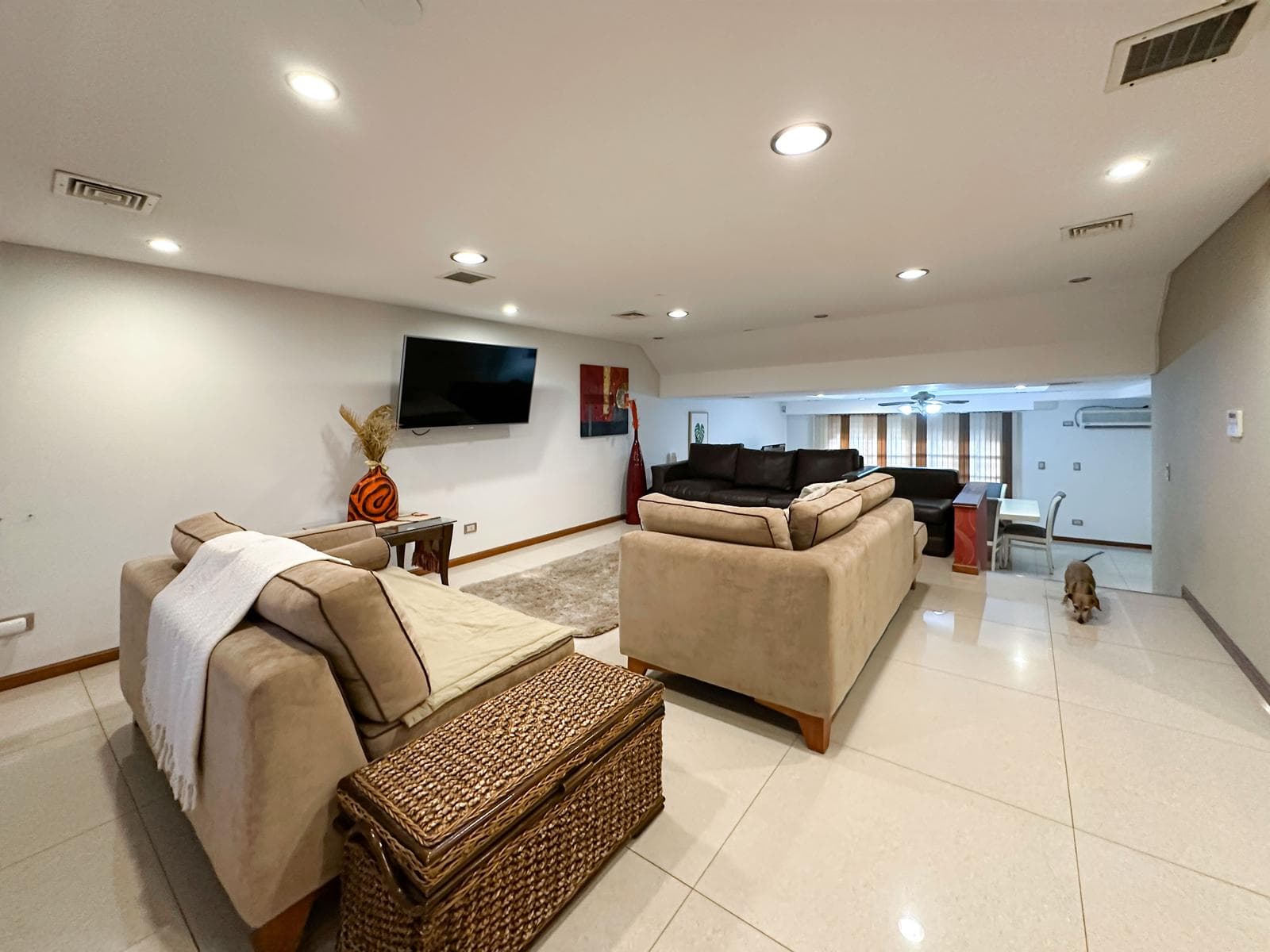 5-bedroom house in the Arroyito neighborhood