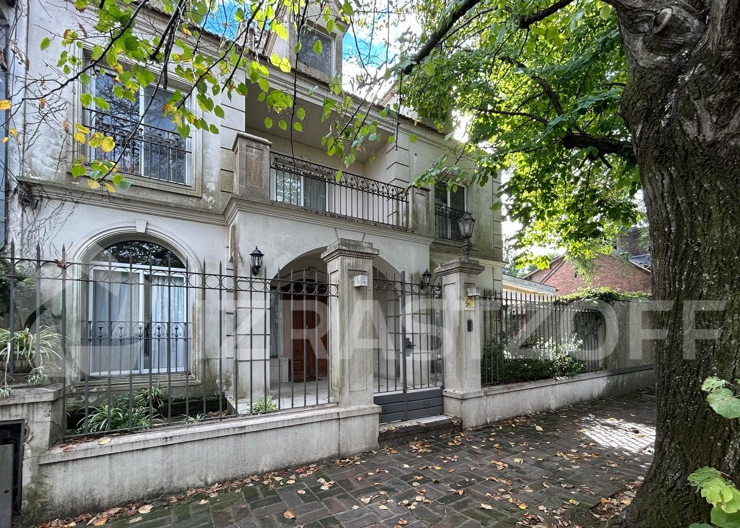 French-Style House for Sale in Acassuso