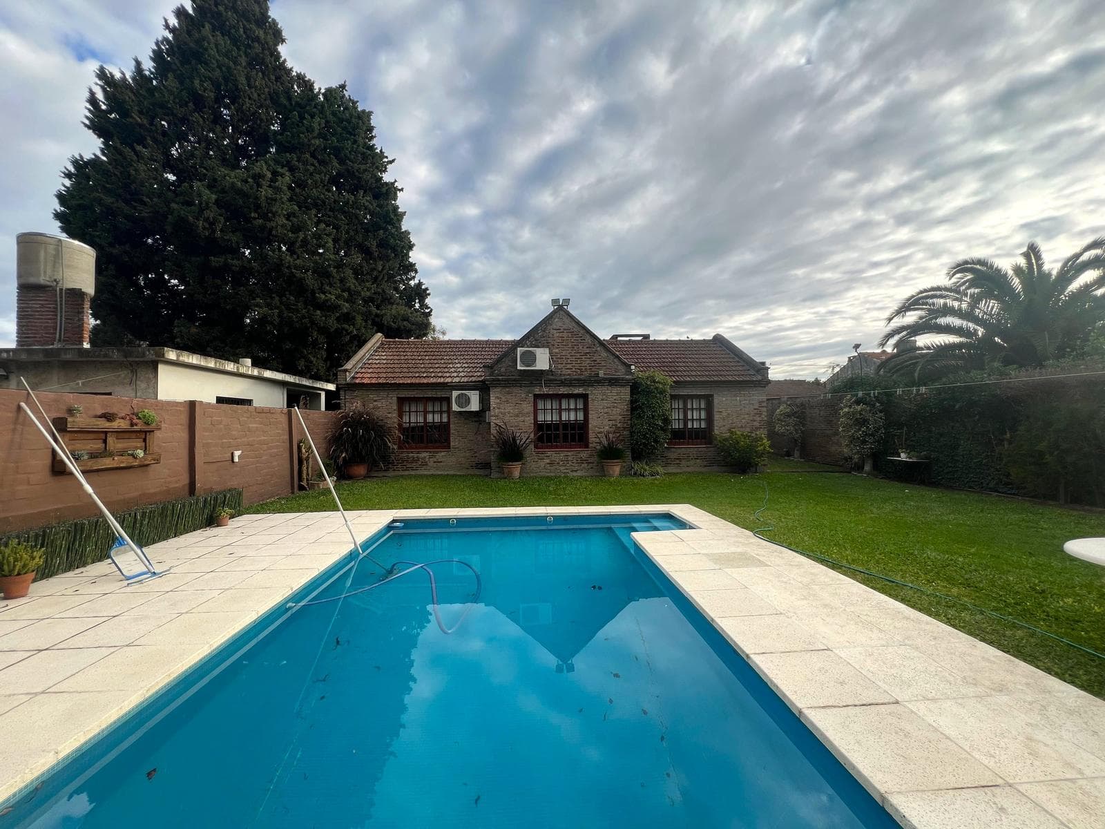 House for Sale with Garden in Jose Marmol