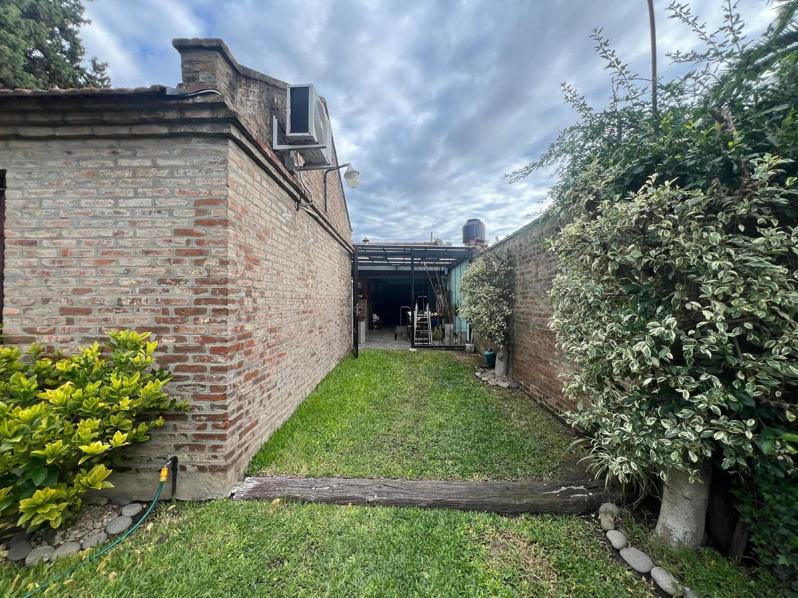House for Sale with Garden in Jose Marmol