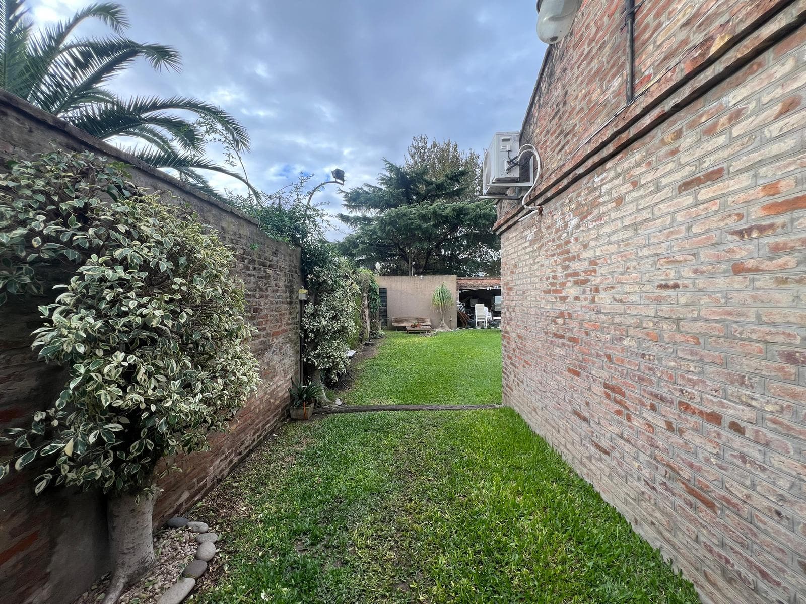 House for Sale with Garden in Jose Marmol