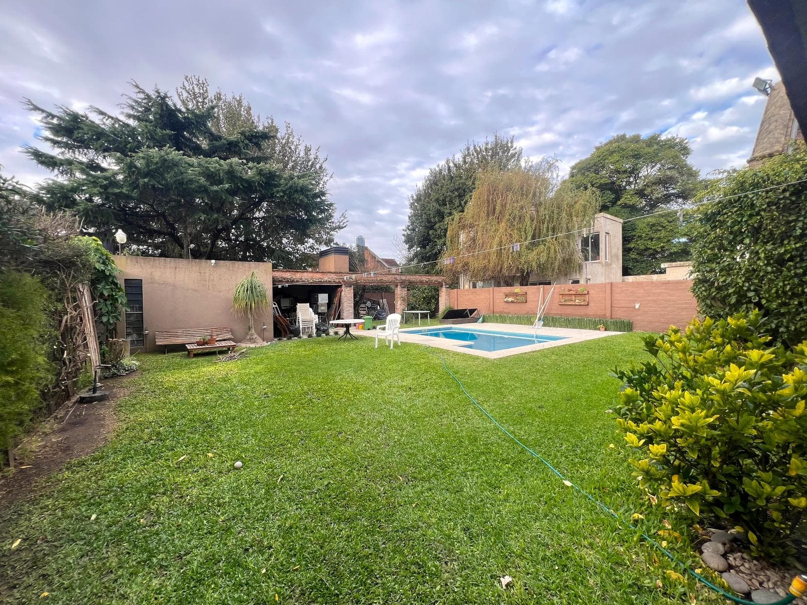 House for Sale with Garden in Jose Marmol