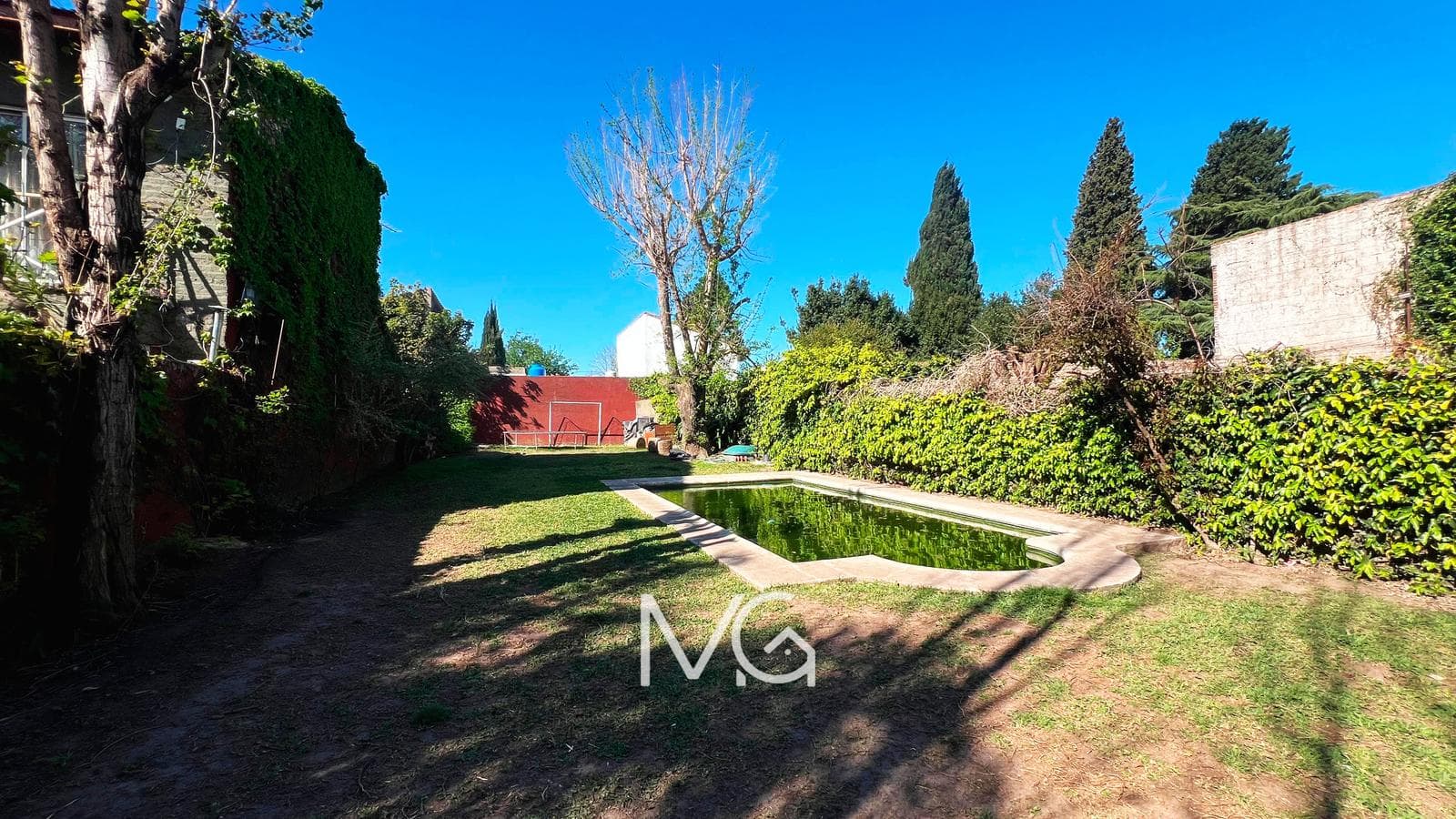 House for Sale with a Garden in Adrogue