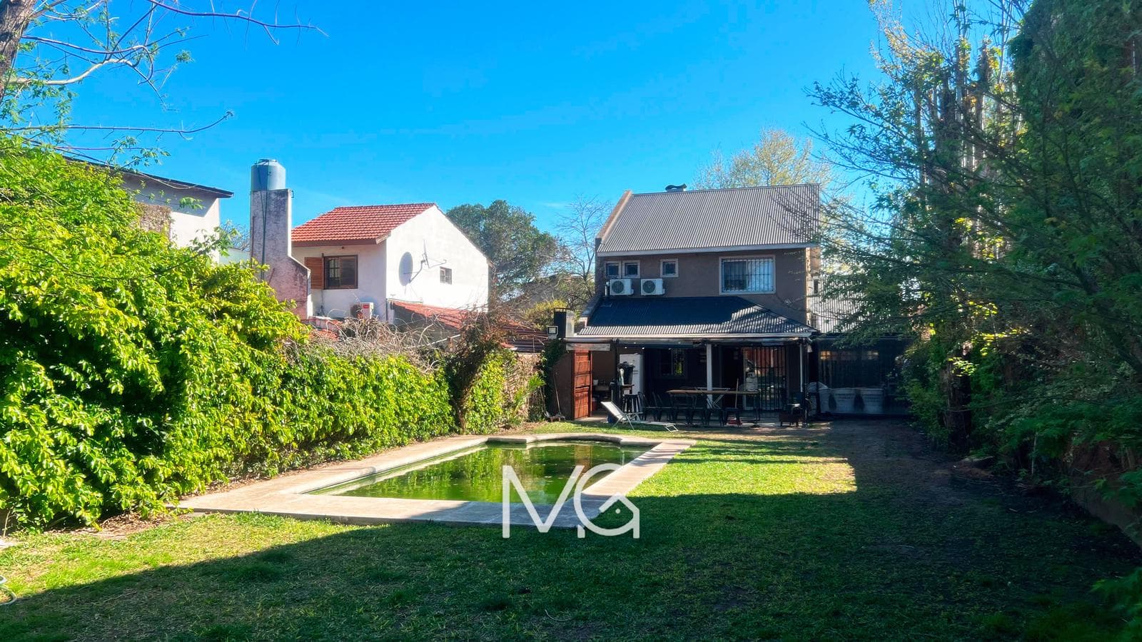 House for Sale with a Garden in Adrogue
