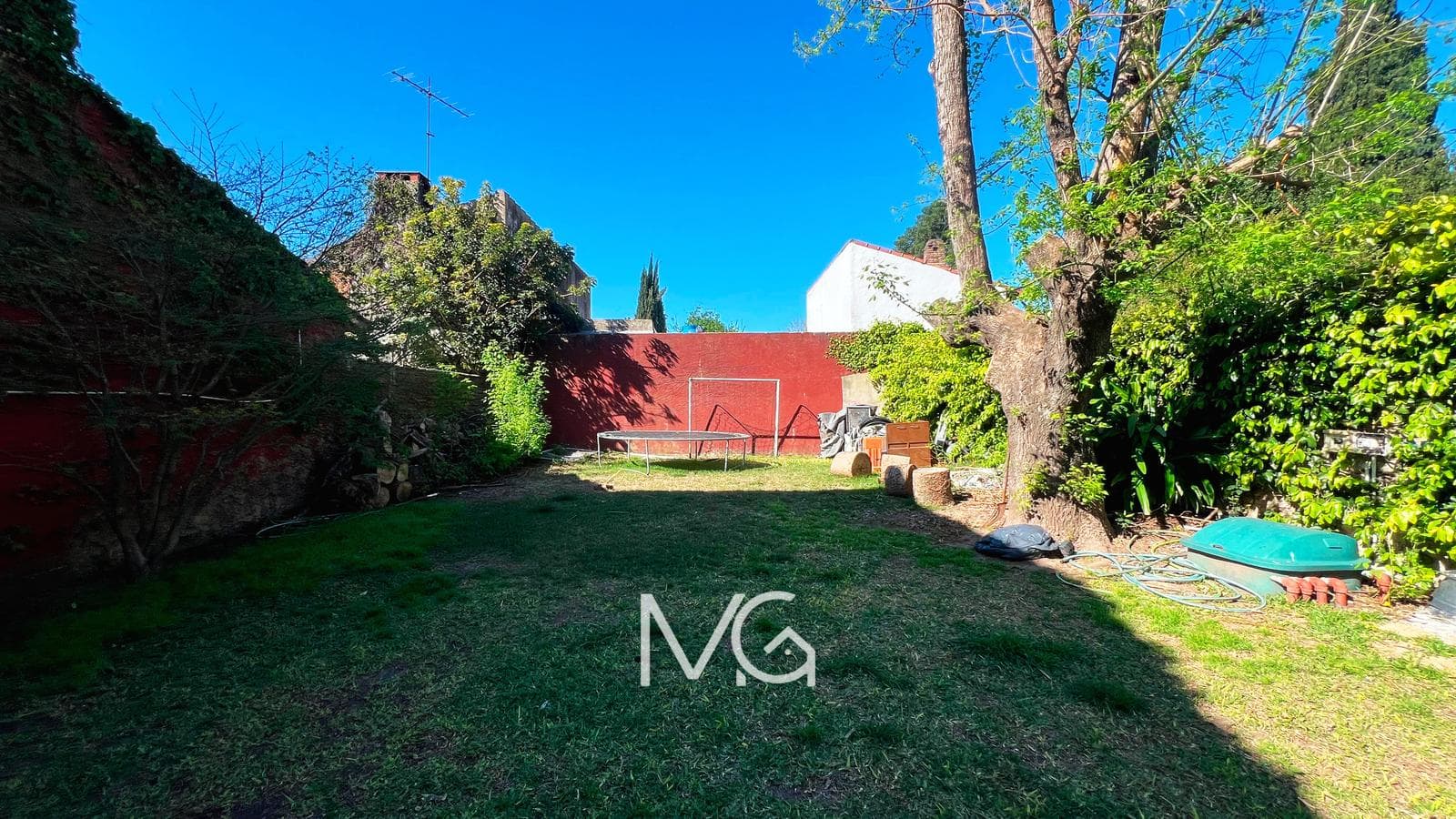 House for Sale with a Garden in Adrogue