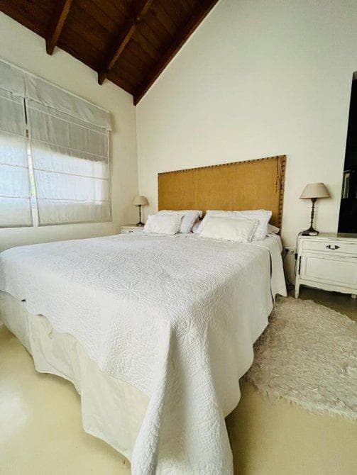 House for Sale with a Garden in Adrogue