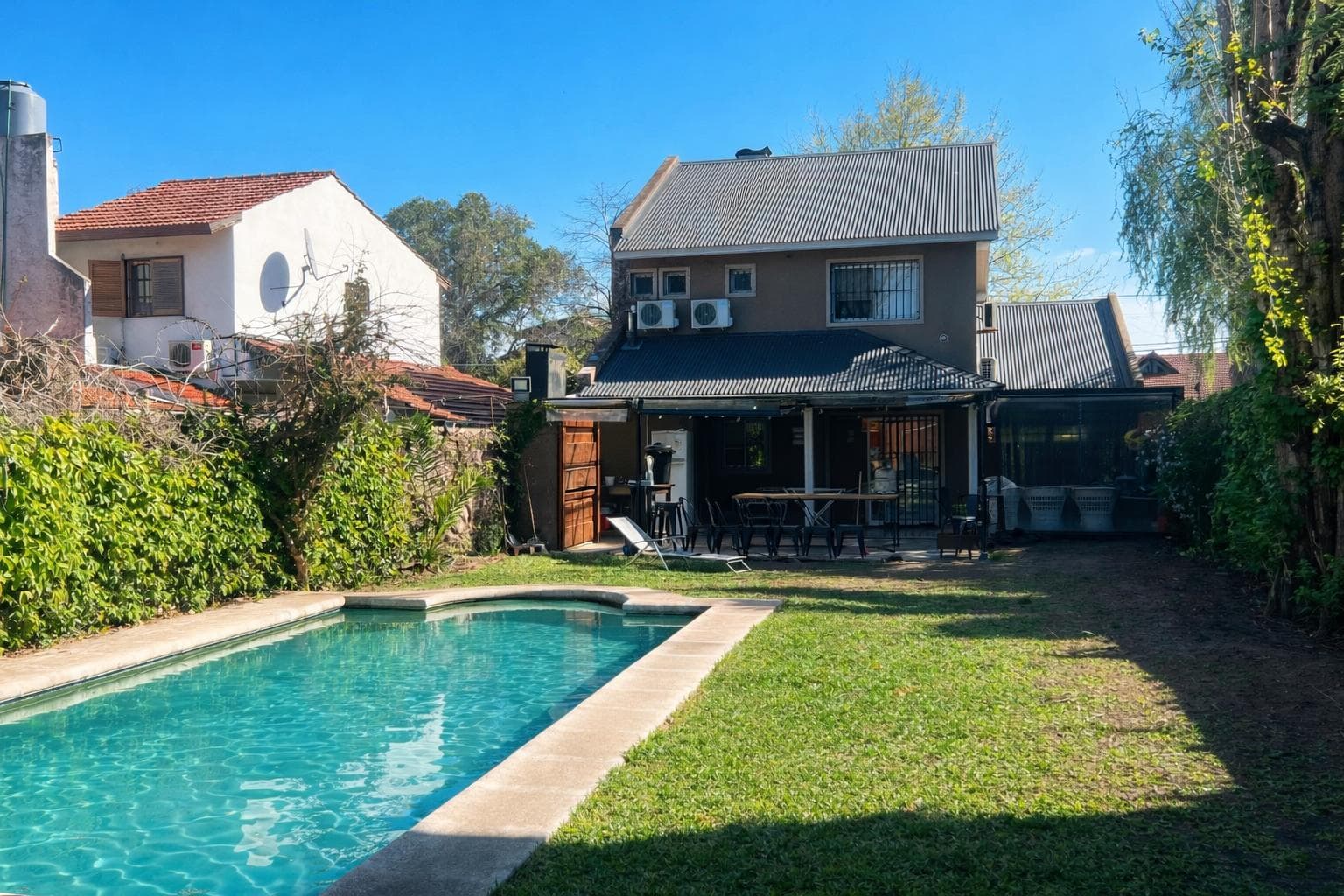 House for Sale with a Garden in Adrogue