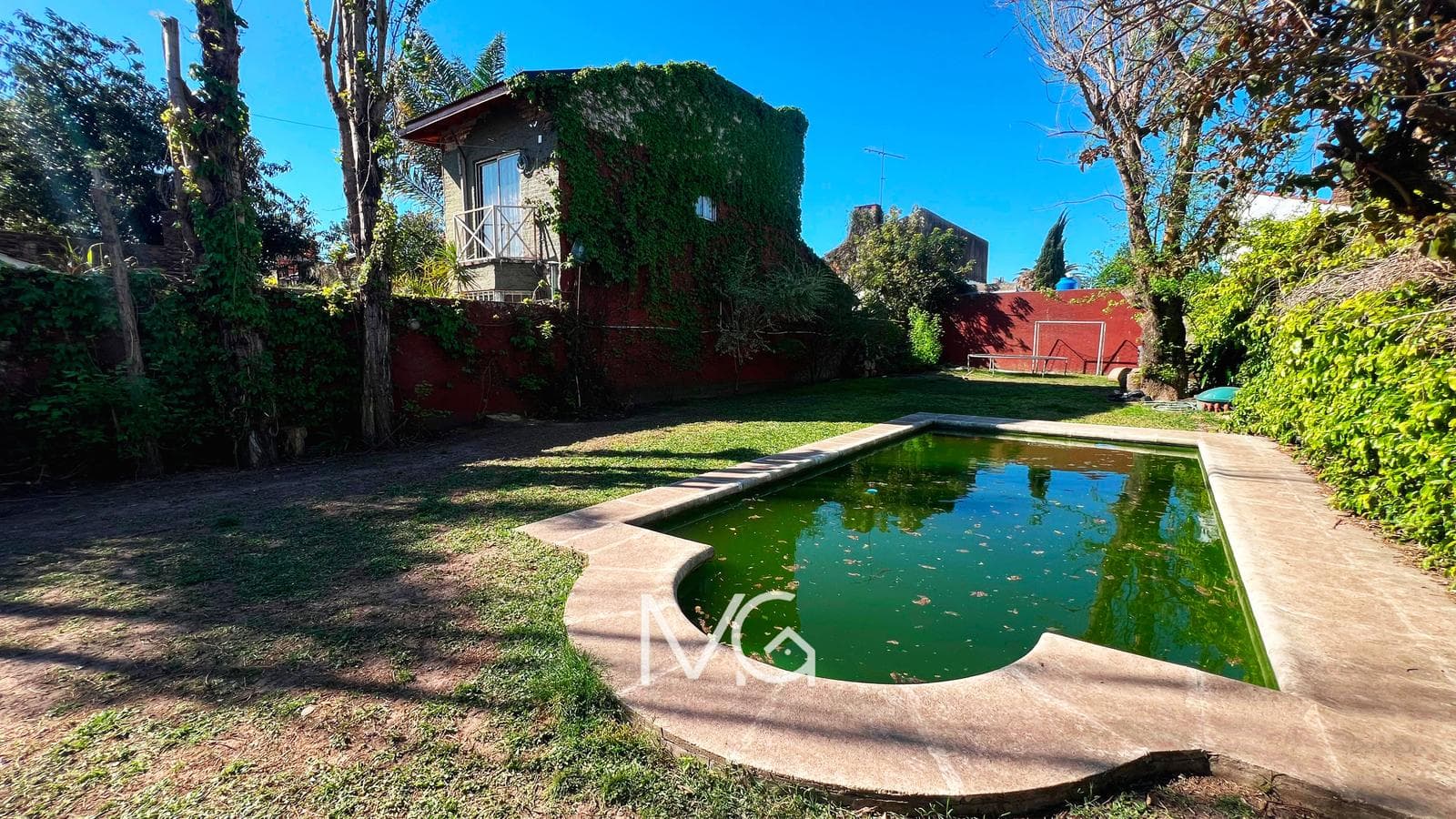 House for Sale with a Garden in Adrogue