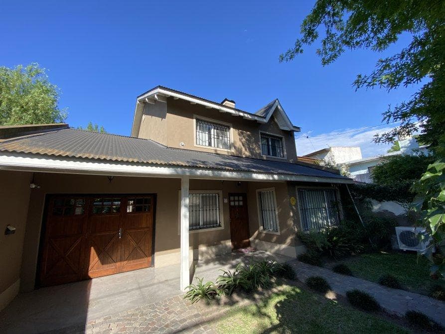 House for Sale with a Garden in Adrogue