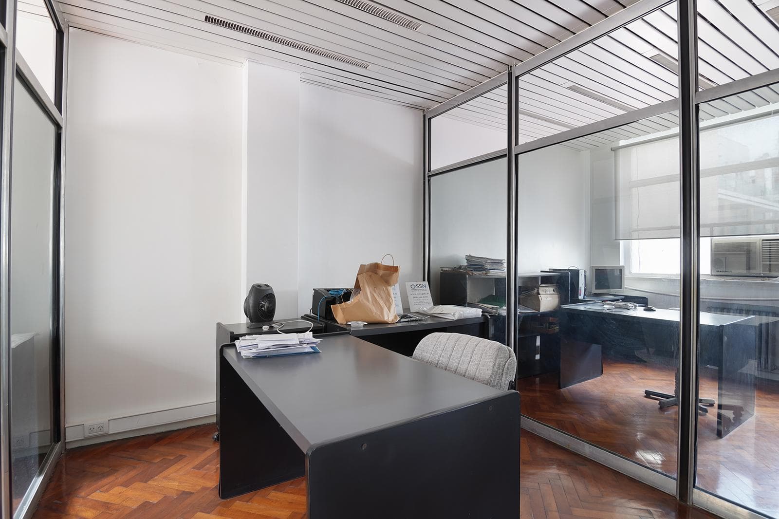OFFICE FOR SALE: 82 M² - 3 OFFICES - MEETING ROOM - MONSERRAT - FURNISHED
