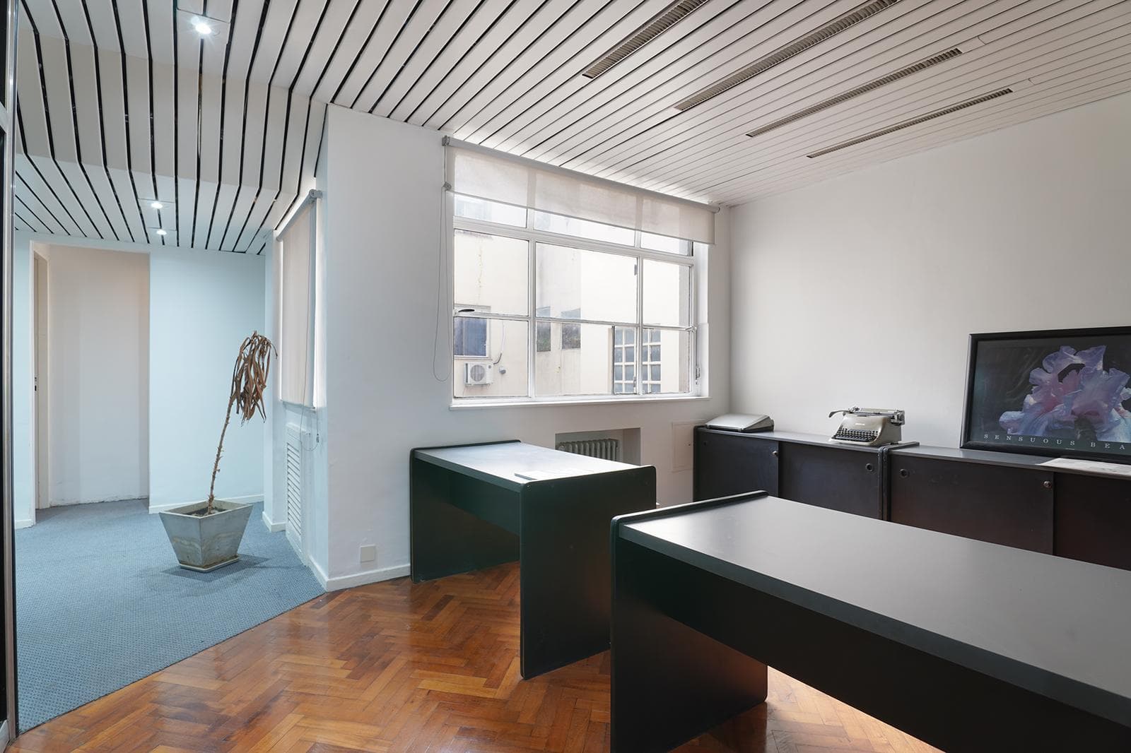 OFFICE FOR SALE: 82 M² - 3 OFFICES - MEETING ROOM - MONSERRAT - FURNISHED