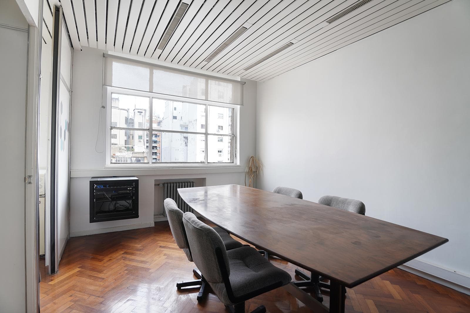 OFFICE FOR SALE: 82 M² - 3 OFFICES - MEETING ROOM - MONSERRAT - FURNISHED