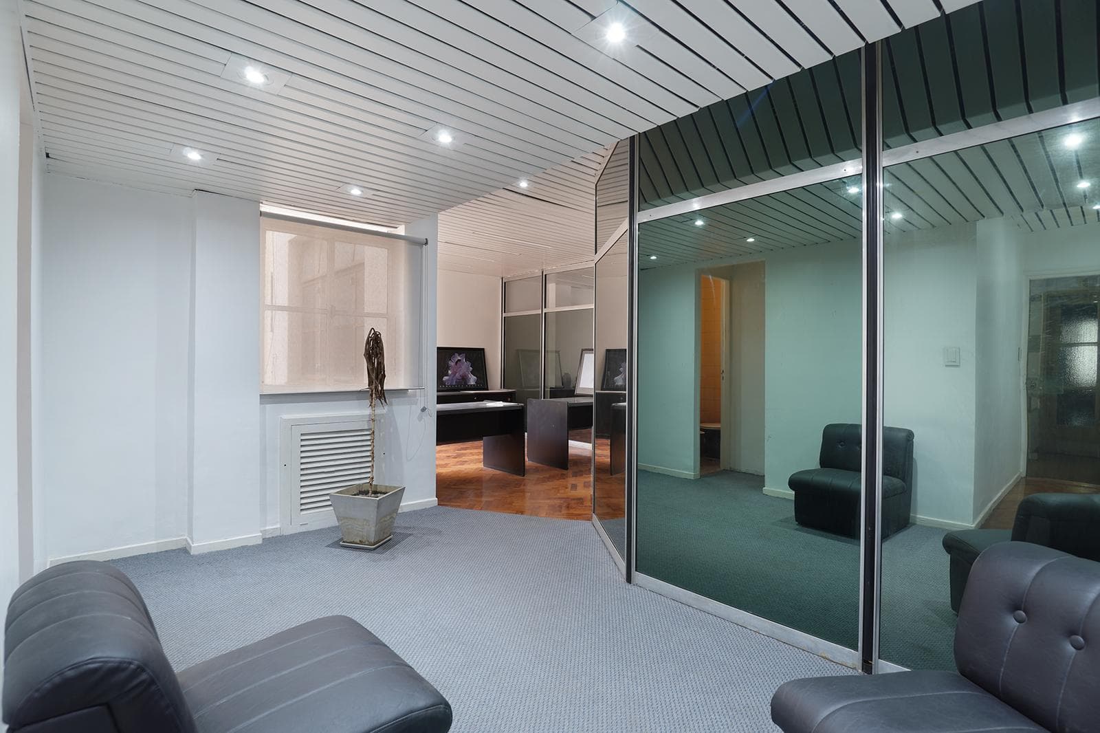 OFFICE FOR SALE: 82 M² - 3 OFFICES - MEETING ROOM - MONSERRAT - FURNISHED