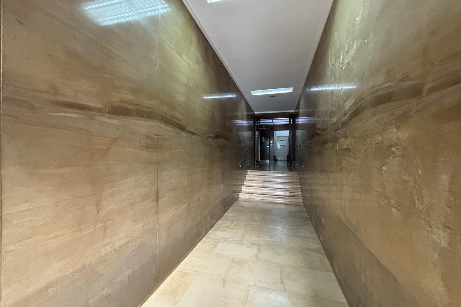 OFFICE FOR SALE: 82 M² - 3 OFFICES - MEETING ROOM - MONSERRAT - FURNISHED