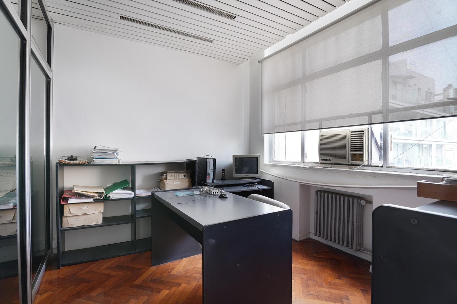 OFFICE FOR SALE: 82 M² - 3 OFFICES - MEETING ROOM - MONSERRAT - FURNISHED