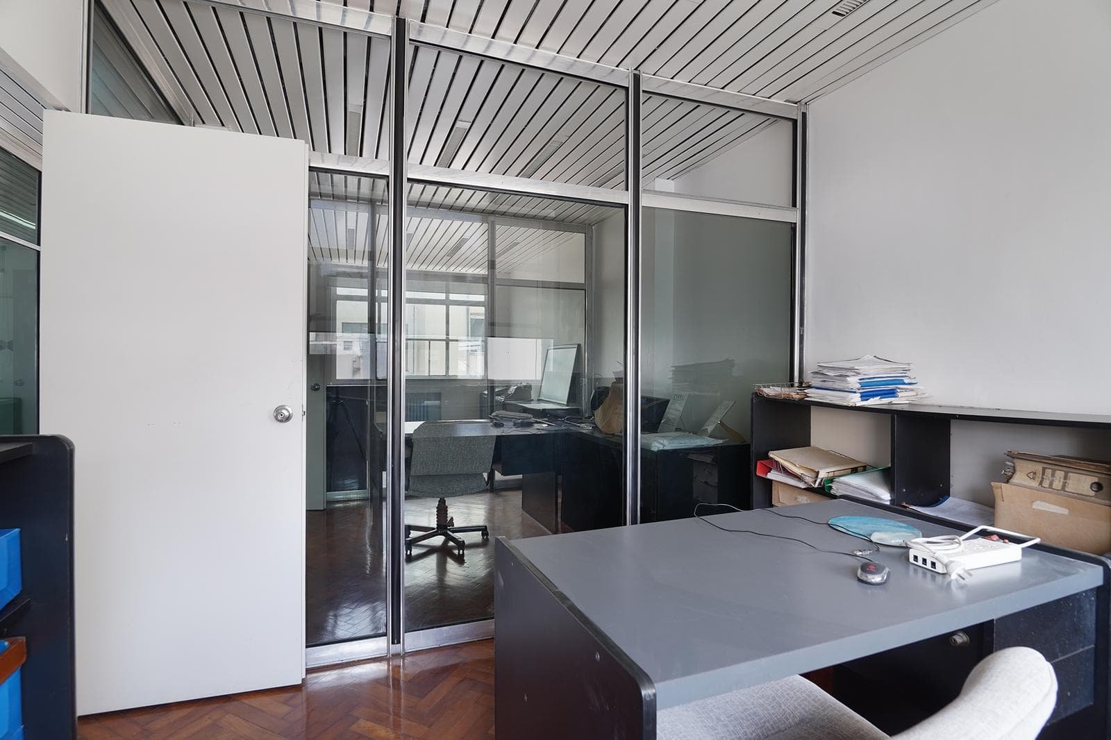 OFFICE FOR SALE: 82 M² - 3 OFFICES - MEETING ROOM - MONSERRAT - FURNISHED