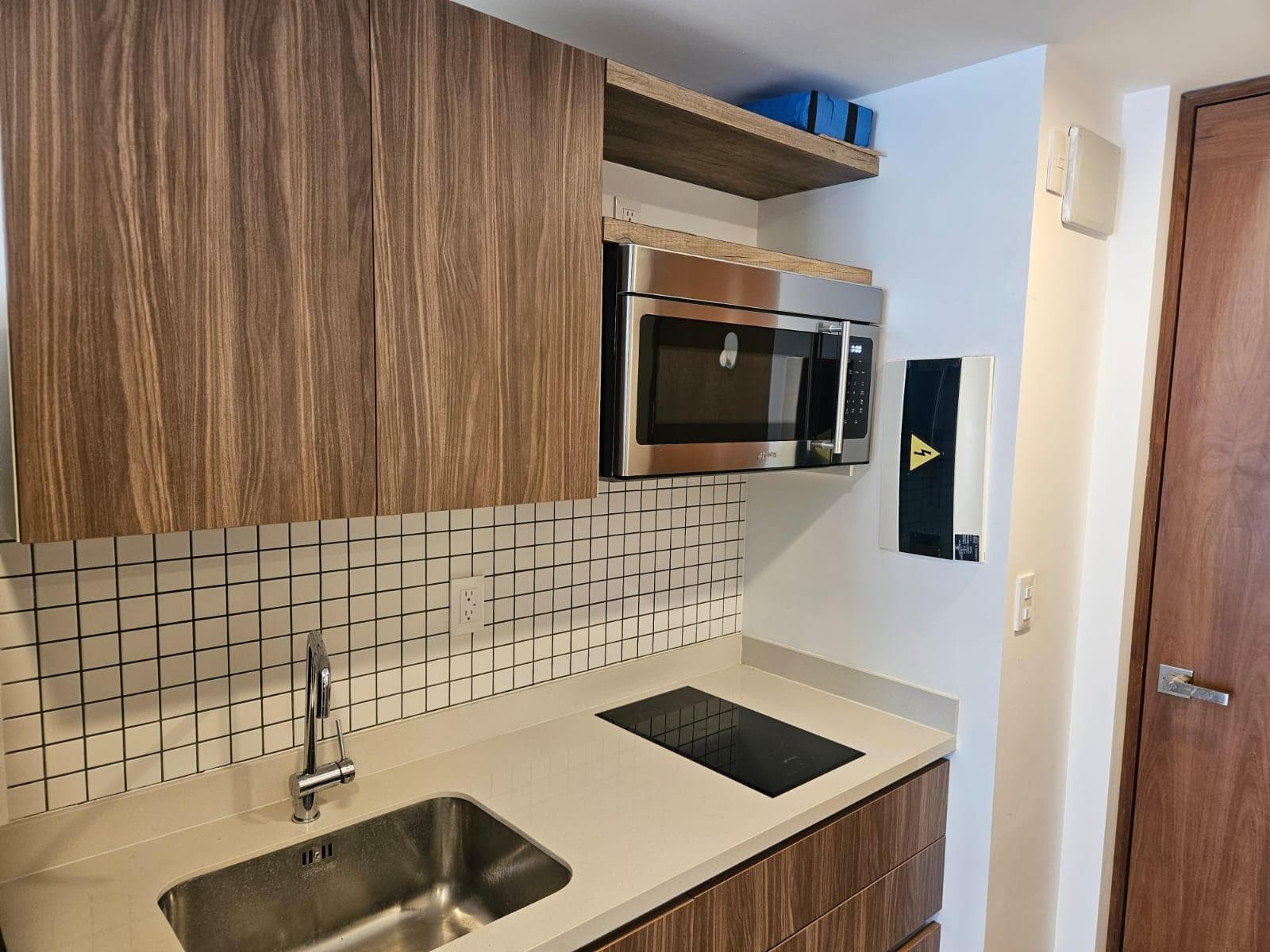Furnished studio for rent on 38th Street