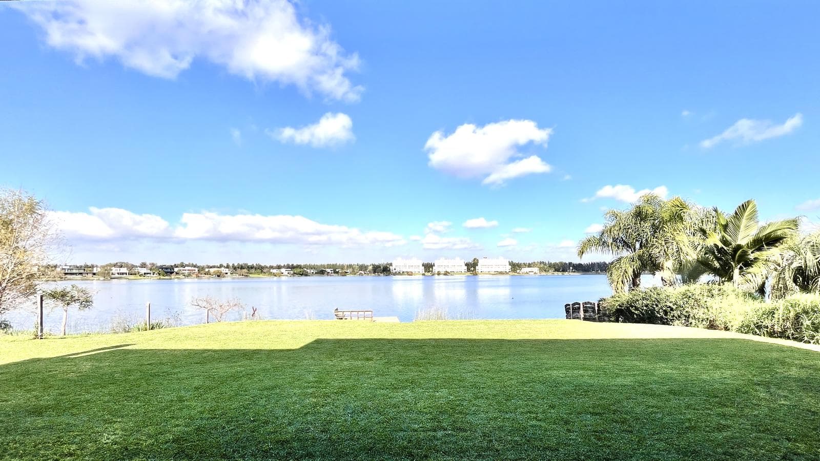 House for Sale with a Panoramic View of the Lagoon - Santa Clara, Villanueva