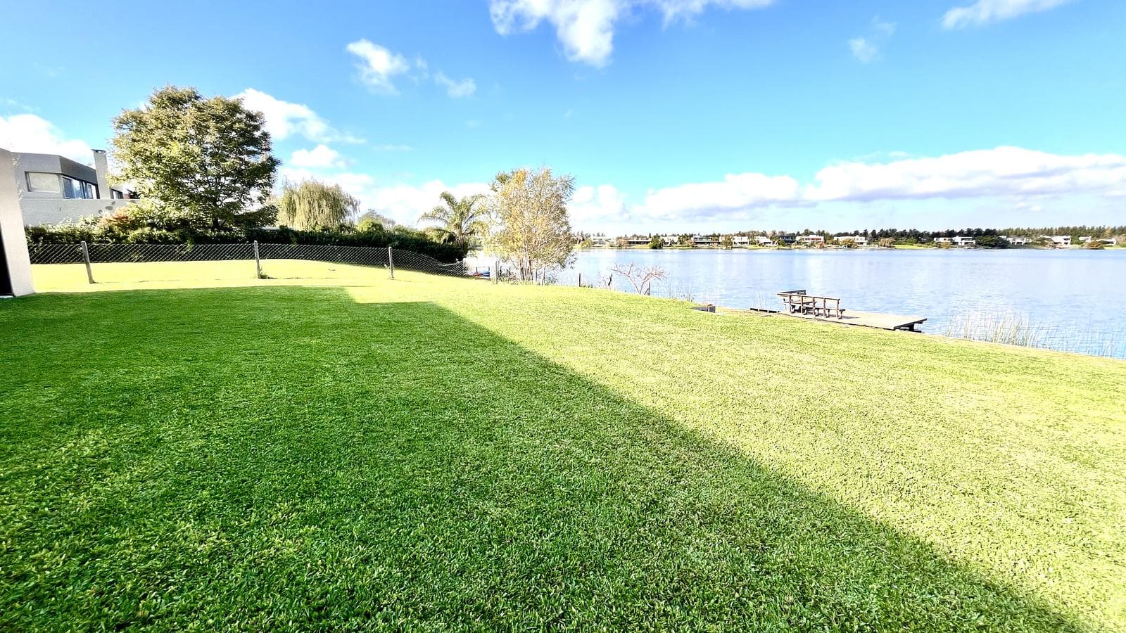 House for Sale with a Panoramic View of the Lagoon - Santa Clara, Villanueva