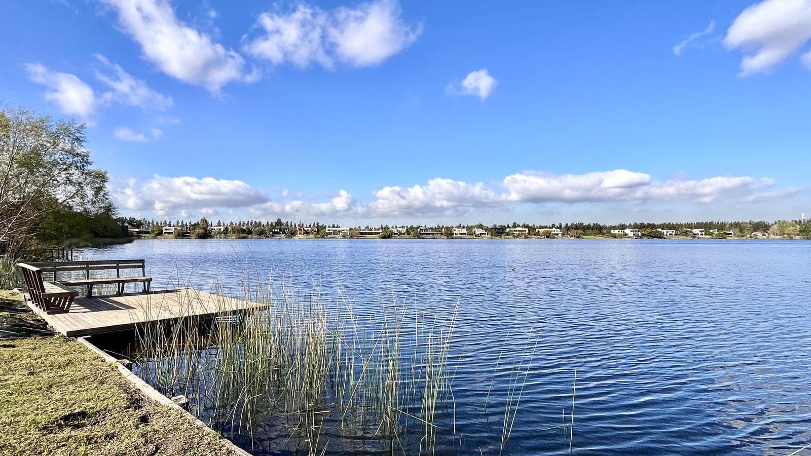 House for Sale with a Panoramic View of the Lagoon - Santa Clara, Villanueva