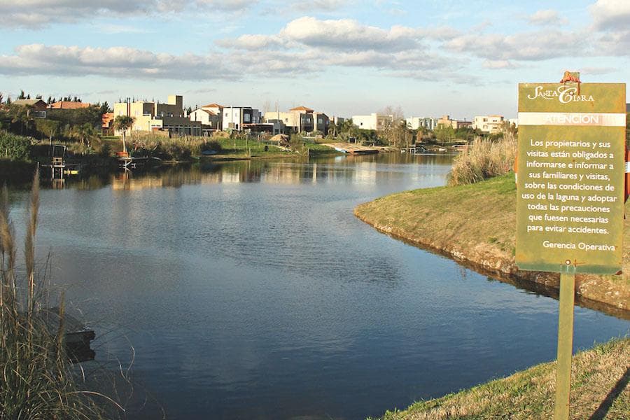 House for Sale with a Panoramic View of the Lagoon - Santa Clara, Villanueva