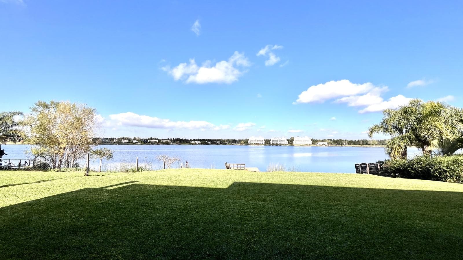House for Sale with a Panoramic View of the Lagoon - Santa Clara, Villanueva
