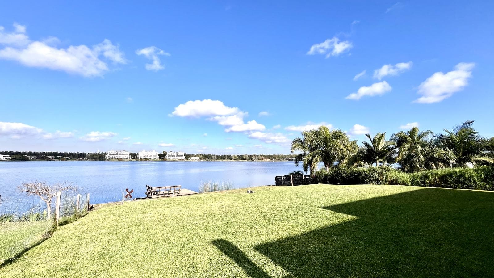 House for Sale with a Panoramic View of the Lagoon - Santa Clara, Villanueva