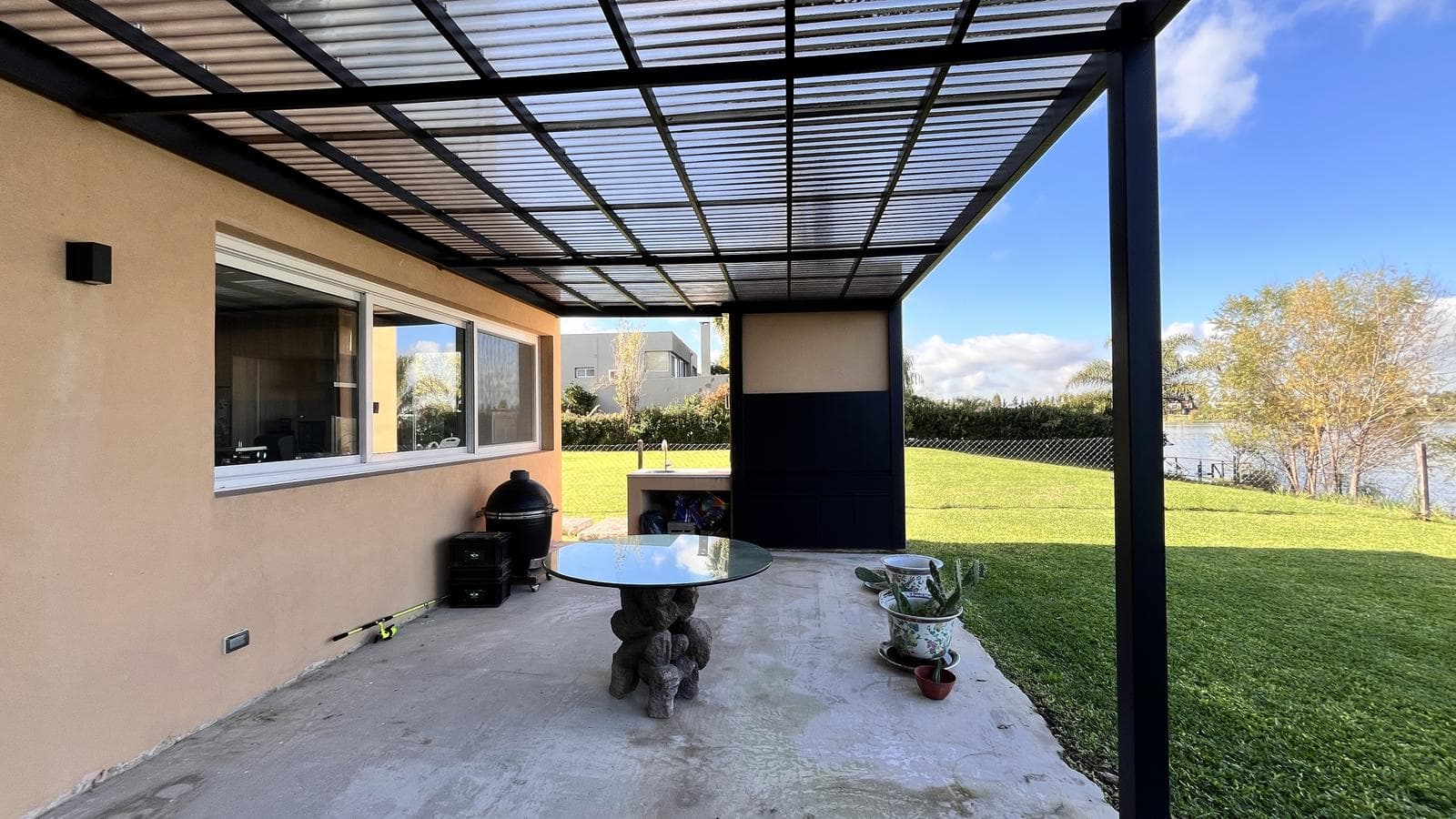 House for Sale with a Panoramic View of the Lagoon - Santa Clara, Villanueva
