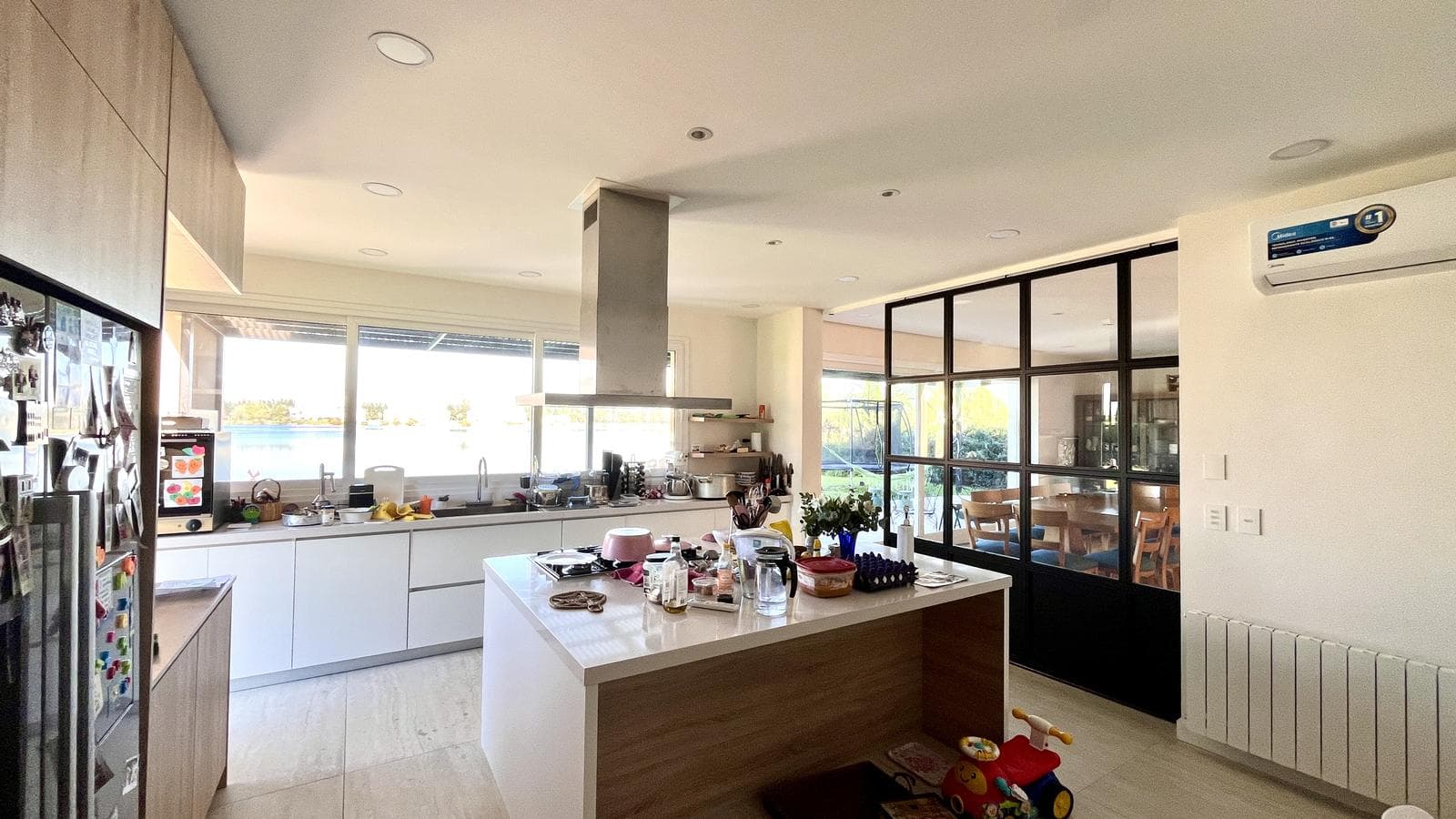 House for Sale with a Panoramic View of the Lagoon - Santa Clara, Villanueva