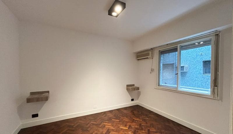 For Sale with Rental Income. Renovated 2-room apartment! San Nicolás