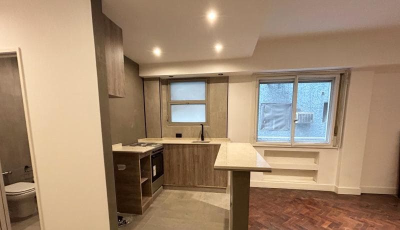 For Sale with Rental Income. Renovated 2-room apartment! San Nicolás