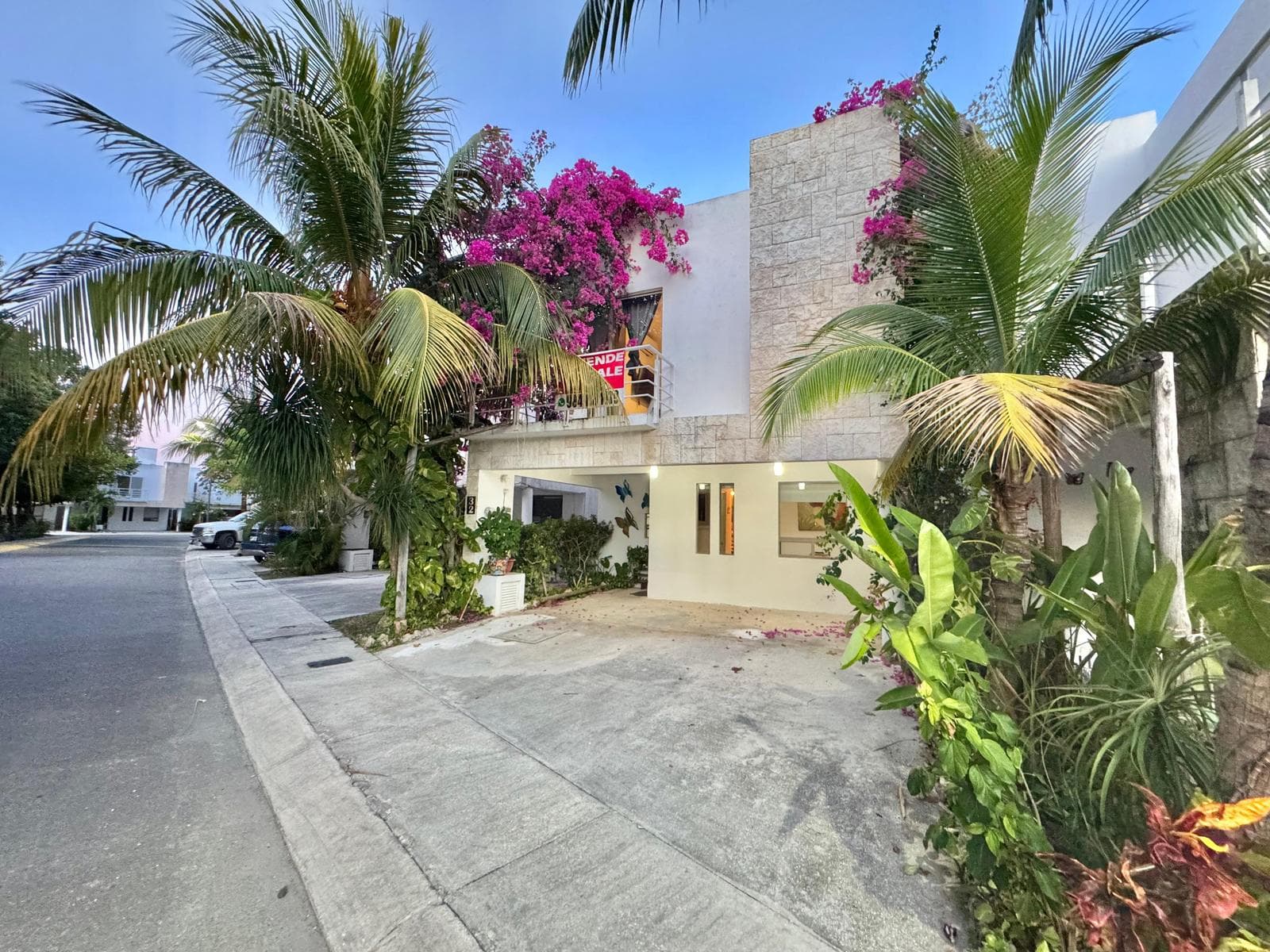4-BEDROOM HOUSE WITH FURNITURE, 12 MINUTES FROM THE BEACH
