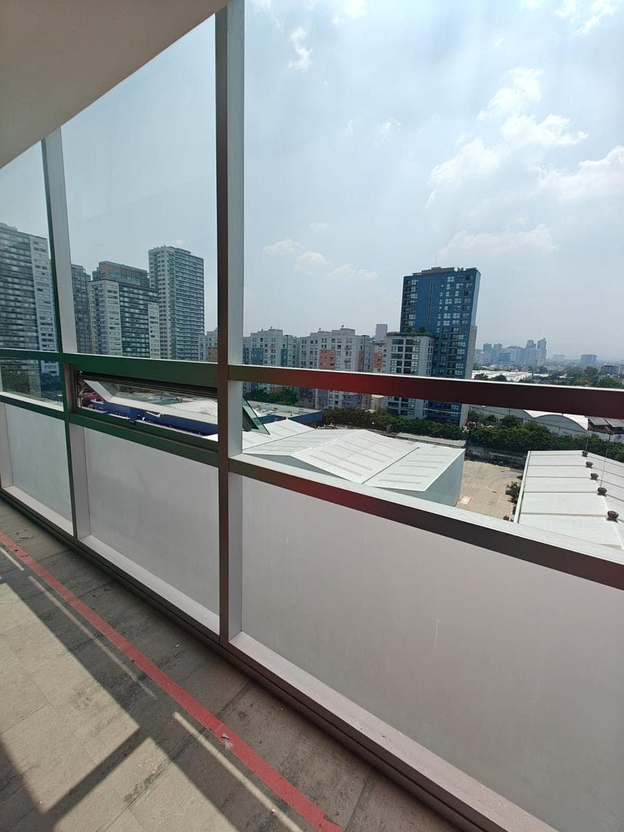 Office Space for Rent in Laguna de Términos with a Balcony