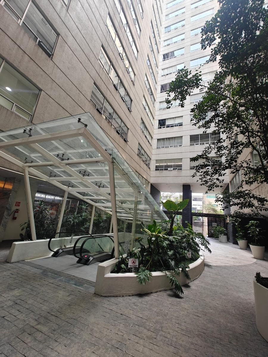 Office Space for Rent in Laguna de Términos with a Balcony