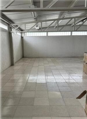Commercial warehouse in Nativitas
